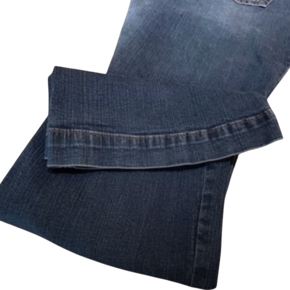 Cute Torrid Jeans Size 16R Cotton Spandex Stretch Medium Wash - Picture 4 of 9